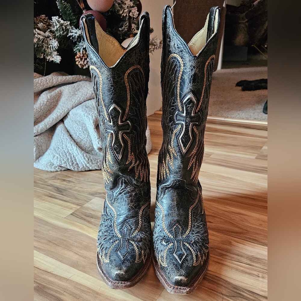 Corral Winged - Black and Gold Western Cowboy Boots - Size 6M